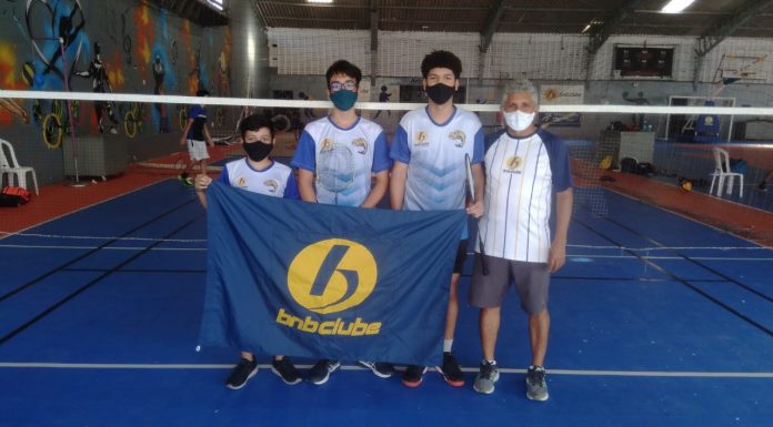 Atletas de Badminton do BNB Clube participam dos Jogos Escolares.