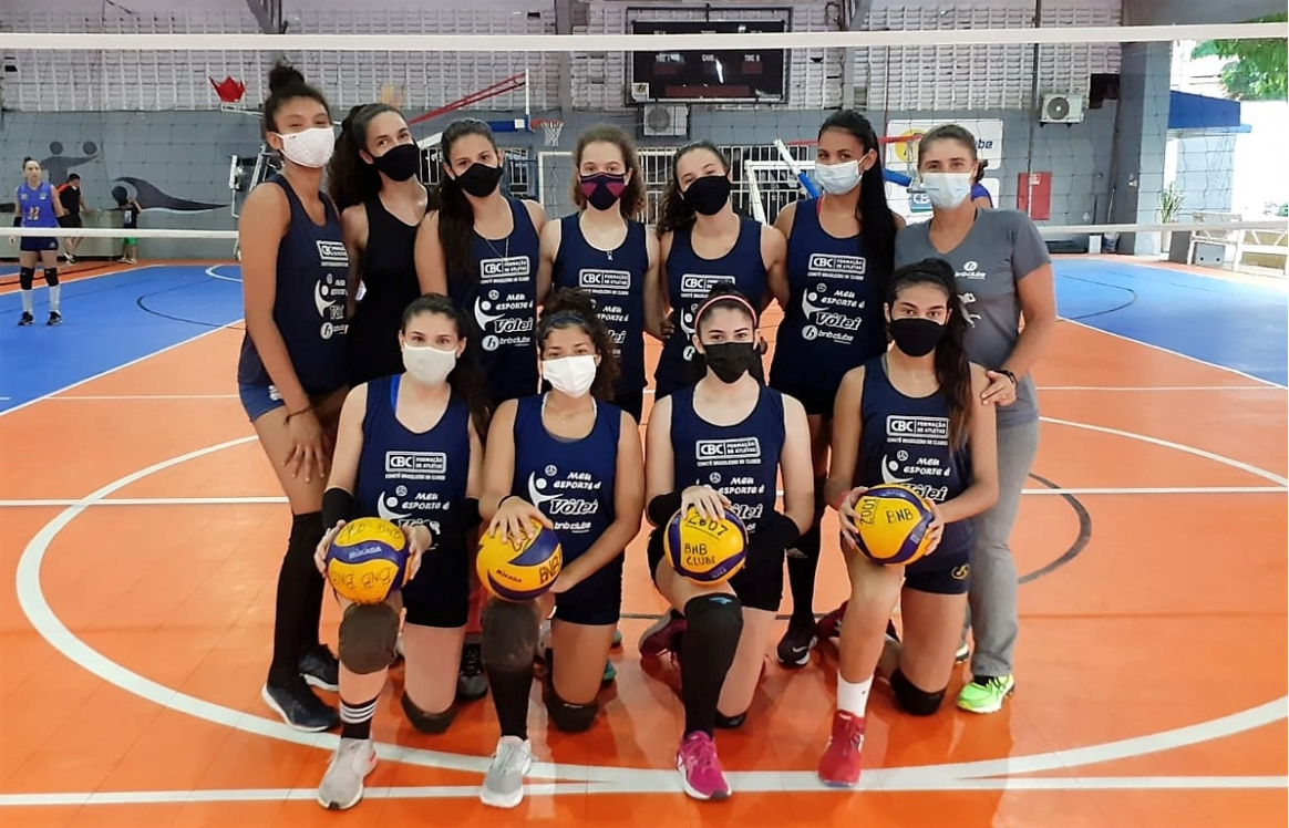 Três jogadores do Voleibol Clube de Viana na seleção sub20 - A Aurora do  Lima