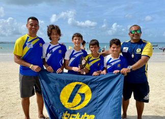 BNB Clube conquista troféu e medalhas em competições de natação na Bahia